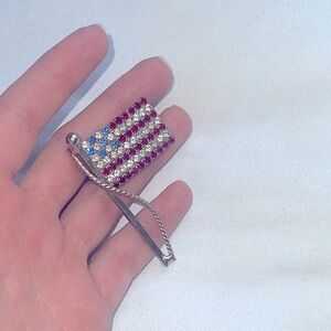 Vintage Brooch 🇺🇸